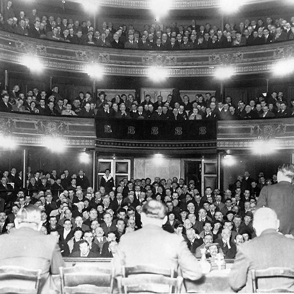 Foto Meeting BWP tegen het kabinet Theunis (fo003460)